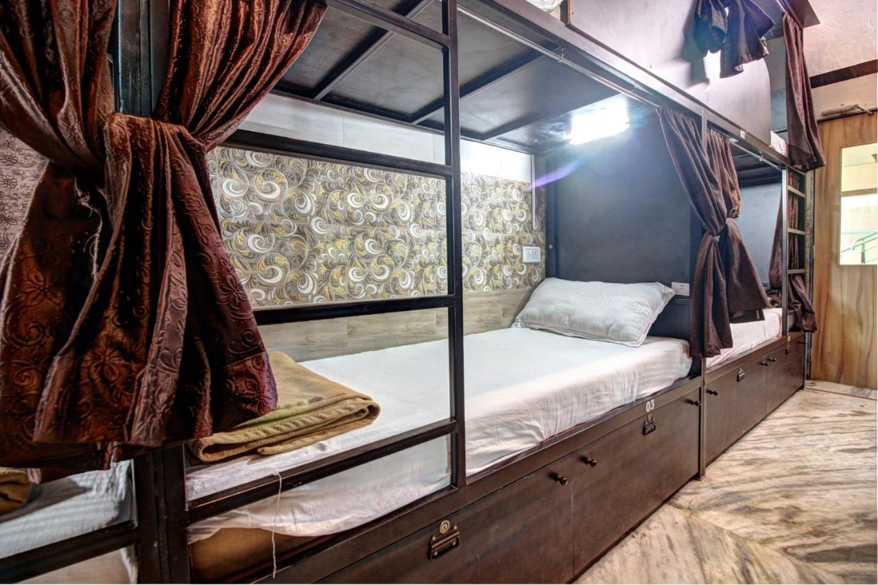 Sunshine Backpackers, Airport Hostel Мумбай Екстериор снимка