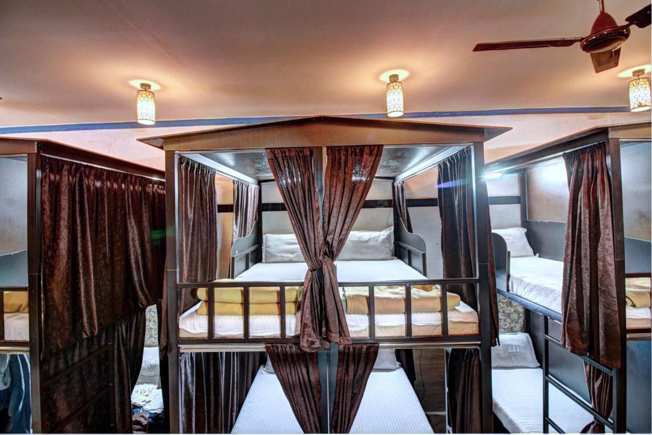 Sunshine Backpackers, Airport Hostel Мумбай Екстериор снимка