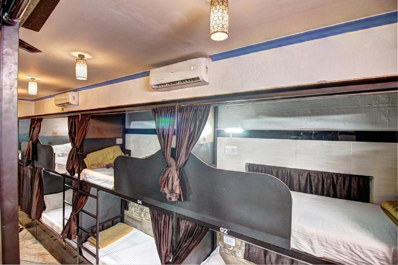 Sunshine Backpackers, Airport Hostel Мумбай Екстериор снимка