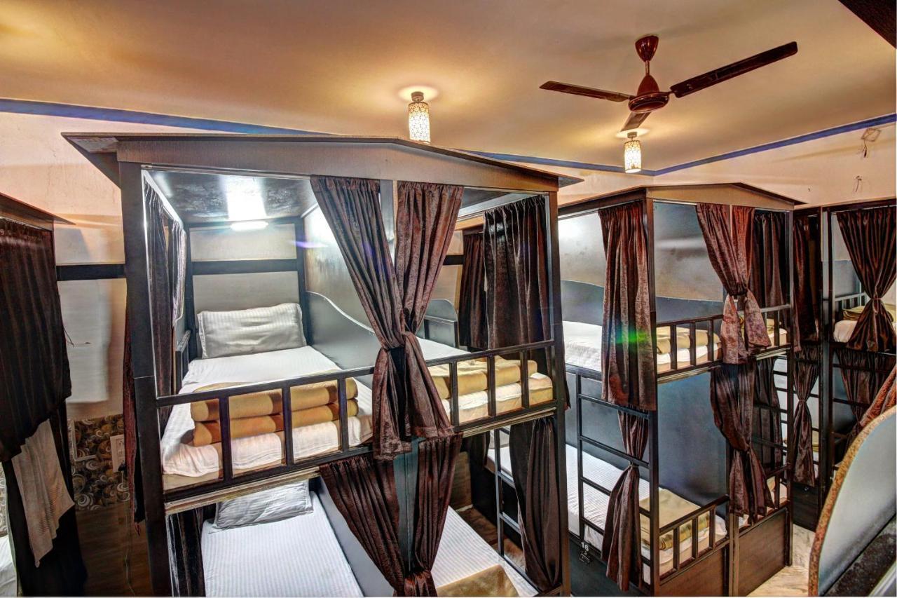 Sunshine Backpackers, Airport Hostel Мумбай Екстериор снимка